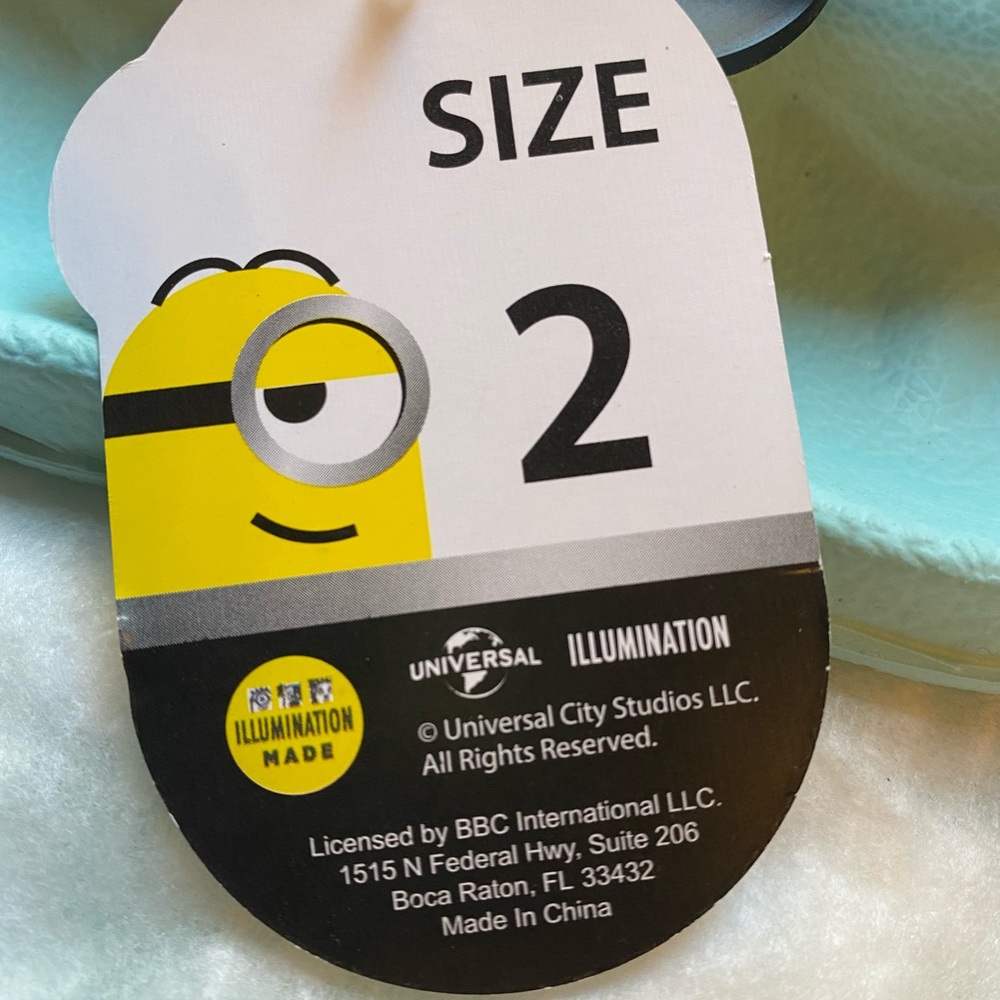 MINIONS SLIDES SANDALS - Picture 13 of 15